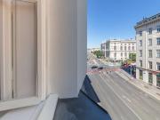 Erstbezug: Top saniertes Büro an der Grenze zum 1....