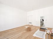 Erstbezug: Traumhafte 5 Zimmer Altbauwohnung mit Balkon...