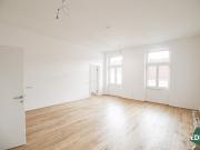 Erstbezug Traumhafte 5 Zimmer Altbauwohnung mit Balkon...