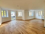 ERSTBEZUG: Traumhafte Wohnung mit Küche, Sauna und Garten