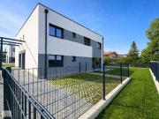 ERSTBEZUG VOR DEN TOREN WIENS DOPPELHAUSHÄLFTE MIT...