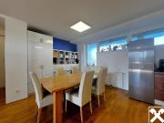 Erstklassige 3 Zi Eigentumswohnung mit Loggia und 2 TG...