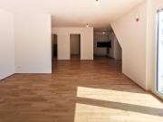 Erstklassige 3 Zimmer Dachgeschoß Wohnung mit Balkon in...