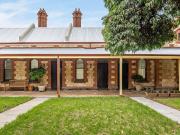 Escape the City's Pulse for Park Views and Chic Row...