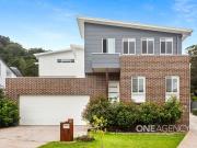 ESCARPMENT OUTLOOK FAMILY HOME