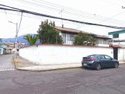 Escelente Inversión! Amplia propiedad de venta, sector...