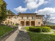 Esclusiva dimora storica con cappella e giardino, in...