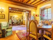 Esclusiva Prestigiosa villa d’epoca situata a pochi...