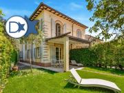 Villa di 134 mq in vendita Via Versilia, 6, Forte dei...