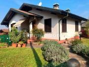 Esclusiva villa di 193 mq in vendita Via per Mocchirolo,...