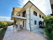 Esclusiva villa di 476 mq in vendita Srada...