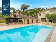 Esclusiva villa di 600 mq in vendita Roma, Italia