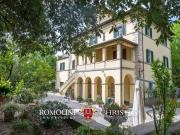 Esclusiva villa di 668 mq in vendita Perugia, Umbria