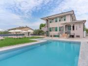 Esclusiva villa di 678 mq in vendita Via Alberto...