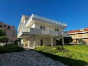 Prestigiosa villa in vendita Montesilvano, Italia