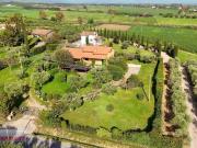 Esclusiva villa di 340 mq in vendita Località Poggio...