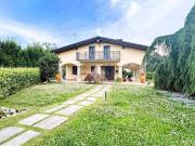 Villa in vendita Via Luciano Manara, 15, Lesmo, Monza e...