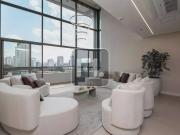 Escritório para aluguel possui 200 metros quadrados