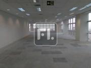 Escritório para aluguel tem 1030 metros quadrados em...