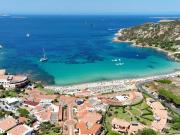 Esercizio commerciale in affitto a Arzachena