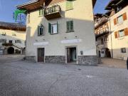 Esercizio commerciale in affitto a Contà