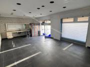 Esercizio commerciale in affitto a Napoli