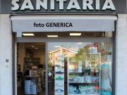 Esercizio commerciale in vendita a Cascina