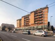 Esercizio commerciale in vendita a Modena