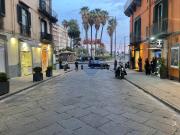 Esercizio commerciale in vendita a Napoli
