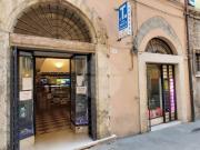 Esercizio commerciale in vendita a Perugia