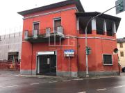 Esercizio commerciale in vendita a Robecco D'Oglio