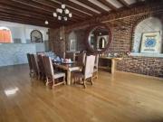 Residencia de Lujo con Jardín, Salón de Fiestas y Estilo...