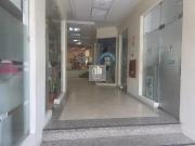 Espaço comercial em Almada com garagem para 4 lugares