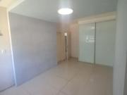 Espaçosa Casa Comercial com Amplas Suítes e Área Externa...