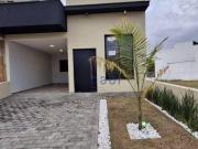 Espaçosa casa em condomínio fechado