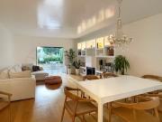 Espaçosa moradia T2 em condomínio fechado na Bicuda