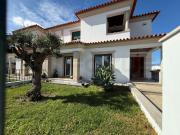 Espaçosa moradia T4 para venda em Esgueira