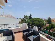Espaçoso apartamento com 2 quartos e terraço com vista...