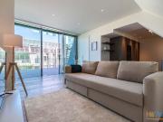 Espaçoso apartamento de um quarto com grande terraço em...