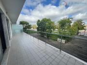 Espaçoso apartamento T3, c/ varanda e garagem, Vila...