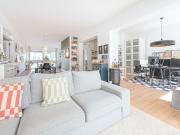 Espaçoso Apartamento T5, transformado em T4, nos...