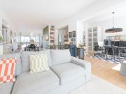 Espaçoso Apartamento T5, transformado em T4, nos...