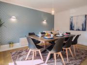 Espaçoso e confortável. 3 quartos. Garagem