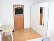 Espaçoso Quarto Duplo perto de Universidades