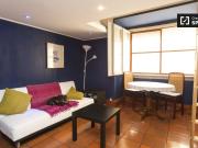 Espaçoso quarto em apartamento de 4 quartos em Avenidas...