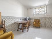 Espaçoso T2+1, com garagem box e terreno anexo