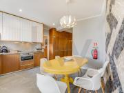 Espaçoso T5 transformado em T6 com vista Rio | Olivais