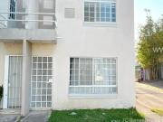 ¡Espacio y seguridad! Casa de 3 recámaras en esquina con...