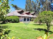 Espaciosa Casa en Parcela con Piscina