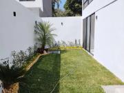 ESPACIOSA RESIDENCIA EN VENTA CON ALBERCA Y ACABADOS...